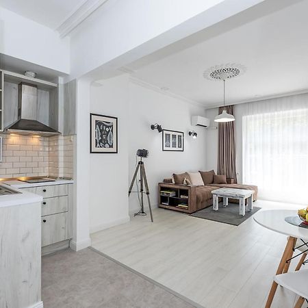 Jazz & Wine - Luxury Apartment By The Sea & Parking & Hbo & Netflix Варна Экстерьер фото