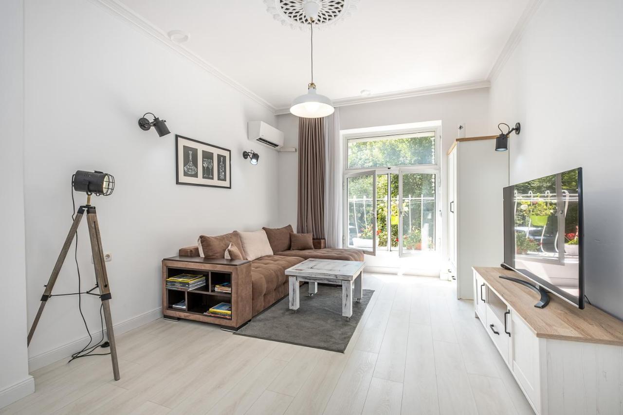 Jazz & Wine - Luxury Apartment By The Sea & Parking & Hbo & Netflix Варна Экстерьер фото