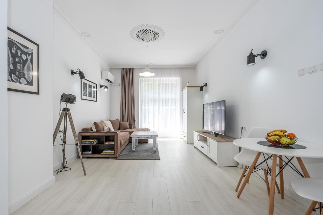 Jazz & Wine - Luxury Apartment By The Sea & Parking & Hbo & Netflix Варна Экстерьер фото