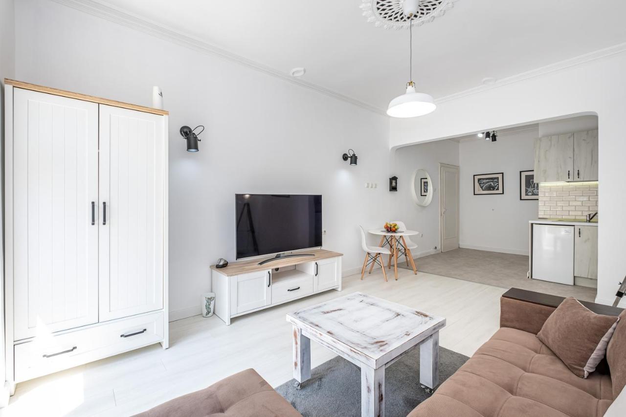Jazz & Wine - Luxury Apartment By The Sea & Parking & Hbo & Netflix Варна Экстерьер фото