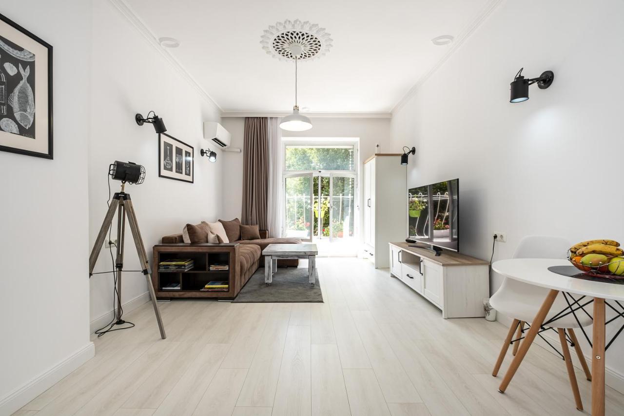 Jazz & Wine - Luxury Apartment By The Sea & Parking & Hbo & Netflix Варна Экстерьер фото