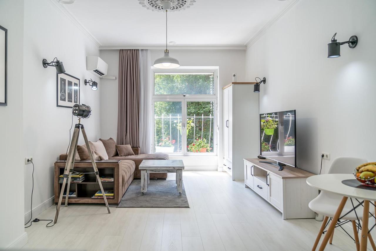 Jazz & Wine - Luxury Apartment By The Sea & Parking & Hbo & Netflix Варна Экстерьер фото