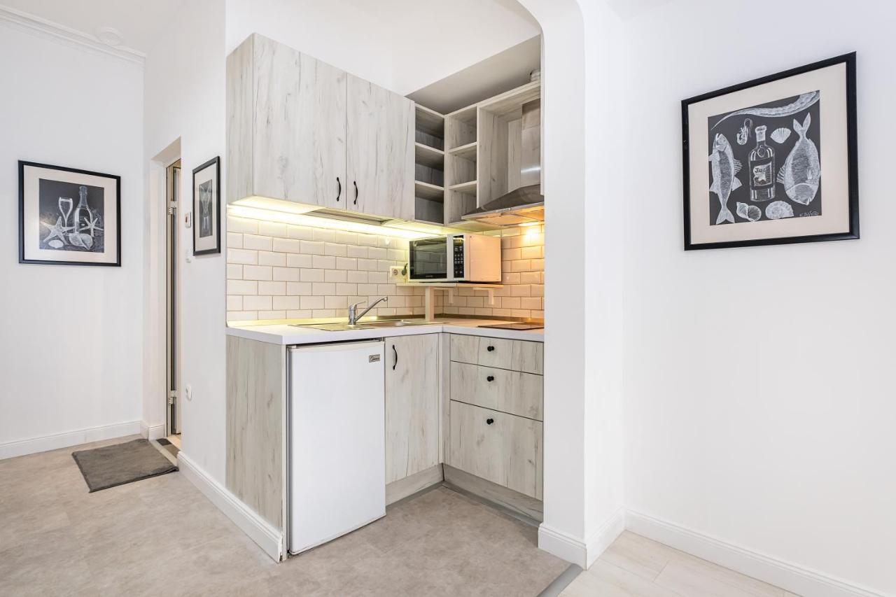 Jazz & Wine - Luxury Apartment By The Sea & Parking & Hbo & Netflix Варна Экстерьер фото